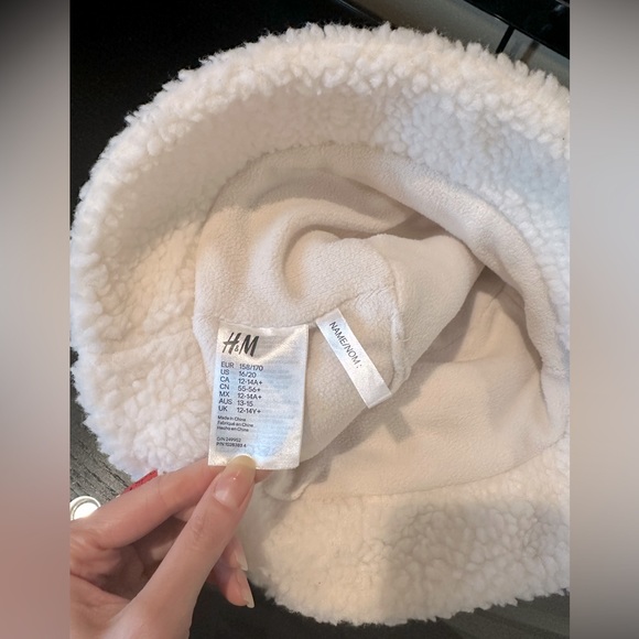 Light Beige Cream Teddy Sherpa Bucket Hat - Picture 4 of 4